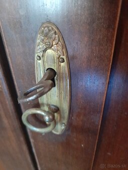 Šatník, starožitné skrine - 3