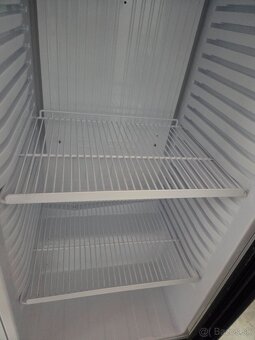Gastro vitrínová chladnička – TOP stav - 3