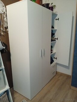 Predám skriňu šatníková -Biela - 3