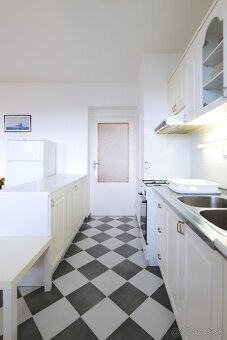 Veľký 3-izbový byt s terasou a panoramatickým výhľadom - 3