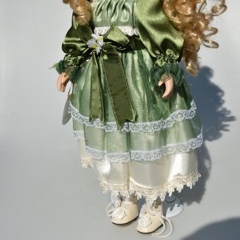 rezerve Zberateľská porcelánová bábika - Beverley - 3