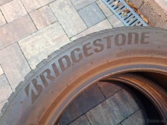 Predám zimné pneu.Bridgestone-235/55/19--101T - 3