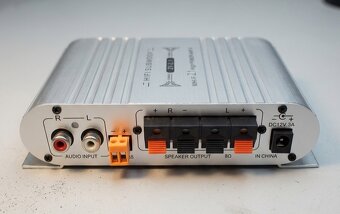 Zosilňovač 2x40W, s adaptérom - 3