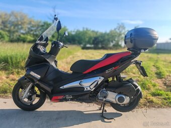 Aprilia SR max 300 - 3
