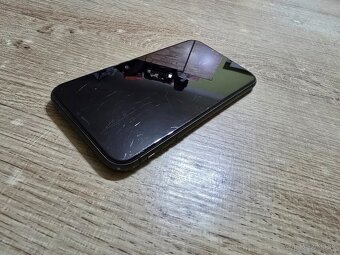 Iphone 11 len v horsom stave a nejde face id na displeji su - 3