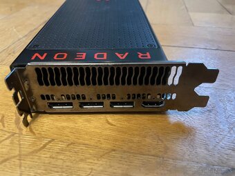 Radeon™ RX Vega64 8G - nefunkčná - 3