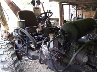 Doma robený traktor. - 3