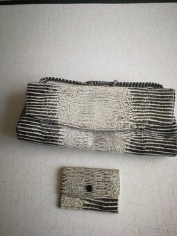 Kabelka z hadej kože - 3