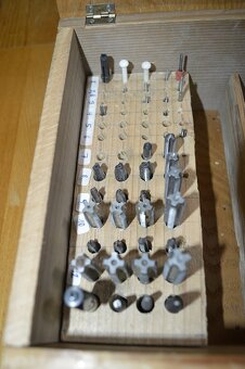 predam drevenu skrinku plnu zavitnikov - 3