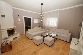 Luxusný 3i byt s vlastným parkovaním a pr. pivnicou-Centr. - 3