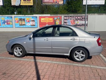 Predám KIA cerato 2.0 crdi - 3