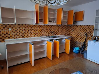 Kuchynská linka v zachovalom stave - 3