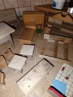 Starý nábytok pre bábiky. - 3