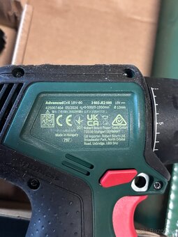 Vrtaci skrutkovač Bosch + nastavce - 3