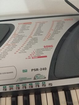 Elektrické varhany Yamaha PSR 240 - 3