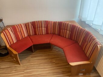Rohový jedálenský set – stôl, lavica, 2 stoličky – 50 € - 3