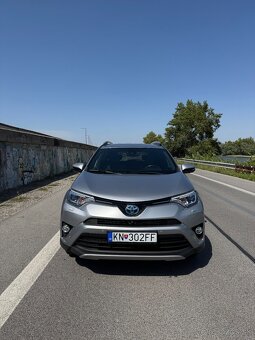 Toyota Rav4 2.5 Hybrid Trend AWD + winter paket(Odpočet DPH) - 3