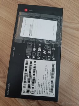 Predám Nothing Phone 3a 12GB/256GB NOVÝ - 3