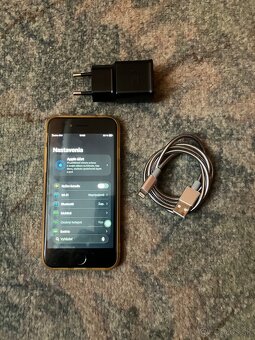 IPhone se 2020.64.gb. - 3