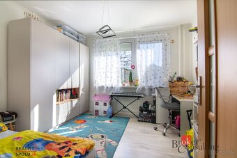 3 izbový byt v centre Nových Zámkov, 76 m2 - 3