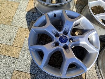 Elektróny Ford KUGA 5108, r 17, predám. - 3