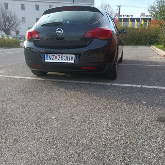Opel Astra 1.4 benzín - 3