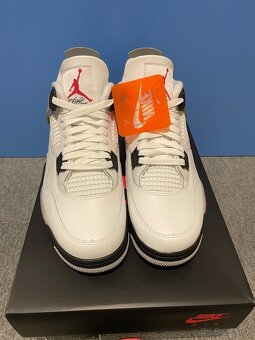 Jordan 4 White cement - 3