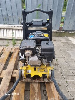 Vibračná doska Bomag BP 10/35 - 3