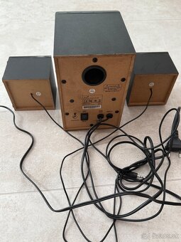 Predám reproduktory 2+1 Genius SW-2.1 375 - 3