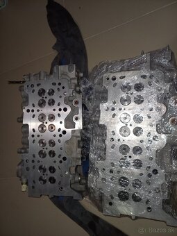 Hlava motoru mazda 2.2 sh - 3