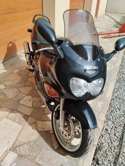 Suzuki GSX 750 F - 3