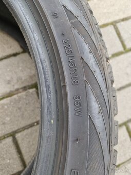 225/45R18 letné - 3