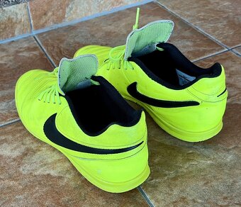 Tenisky Nike veľ. 41 halovky - 3