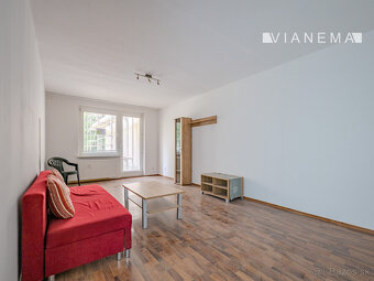 NA PREDAJ výnimočný 2-izbový byt, 74m2,Tr. Teplice, časť SNP - 3