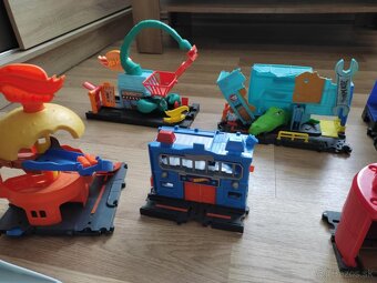 Hot wheels hračky - 3