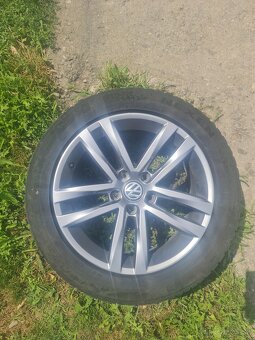 Zdravím, predám hliníkové disky R17 originál z VW Passat B8 - 3