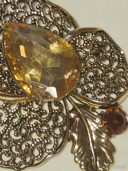 MASÍVNA BROŠŇA - 3