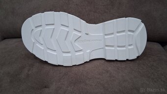 Alexander McQueen - 3