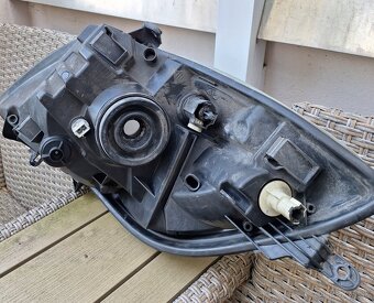 Predné svetlomety Toyota YARIS 2006 XP9 - 3