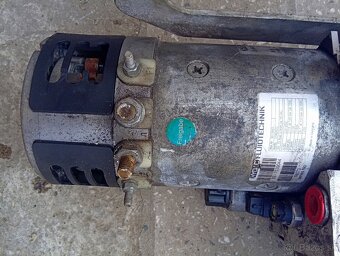 Predám tieto dve hydraulické jednotky - 3