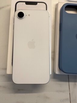 Apple iPhone 16e 128GB - 3