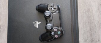 PS4 PRO - 3