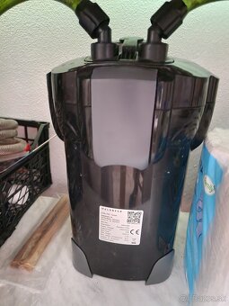 Akvárium s filtrom a rybičkami - 3