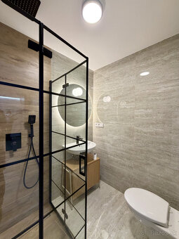 2 - izbový byt v úplnom centre - 3