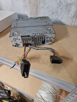 Autorádio s Bluetooth Pioneer - 3
