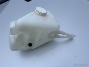 Nádobka na vodu lada kalina 1118-5208102 - 3
