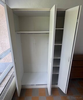 Skriňa so zrkadlom – moderný dizajn - 3