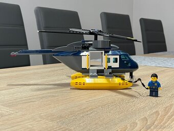 Veľký box plný LEGO – rôzne sety, autá, lietadlá - 3