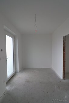 5-izbový  poschodový dvojdom v širšom centre mesta - 3