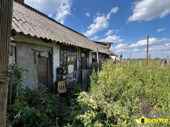 NA PREDAJ pozemku so starým domom pri Komárne - 3